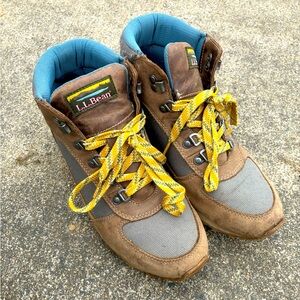 L.L. Bean teen hiking boots